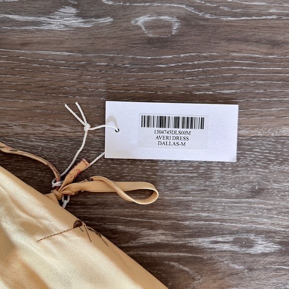 Reformation Averi Dress - Dallas size M NWT - Picture 4 of 5